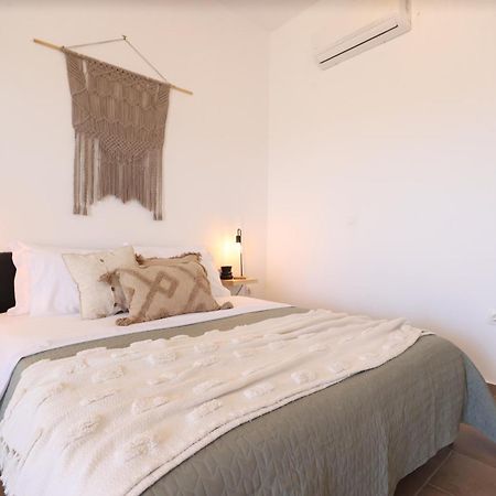 Enne Studios For Views & Tranquility Ftelia  Bilik gambar